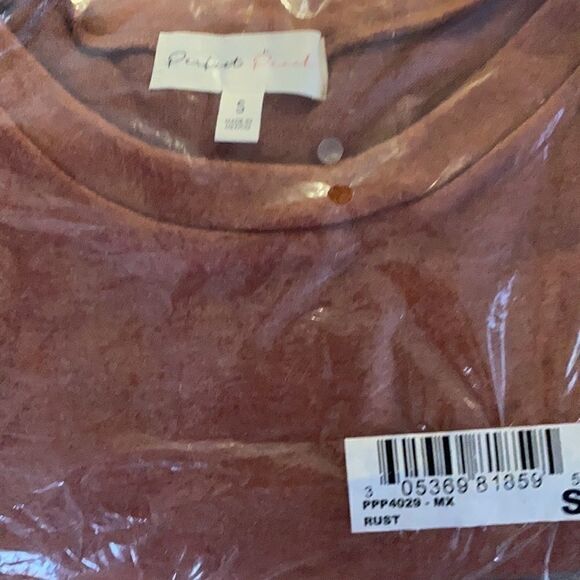 Rust Top And Shorts With Self Tie Lounge Set - Picture 5 of 6